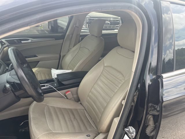 Used 2019 Ford Fusion SE FWD image 15