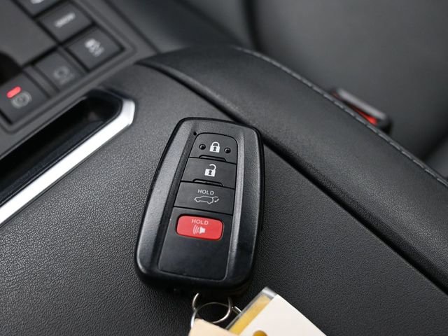 Certified 2023 Toyota Highlander XLE image 30