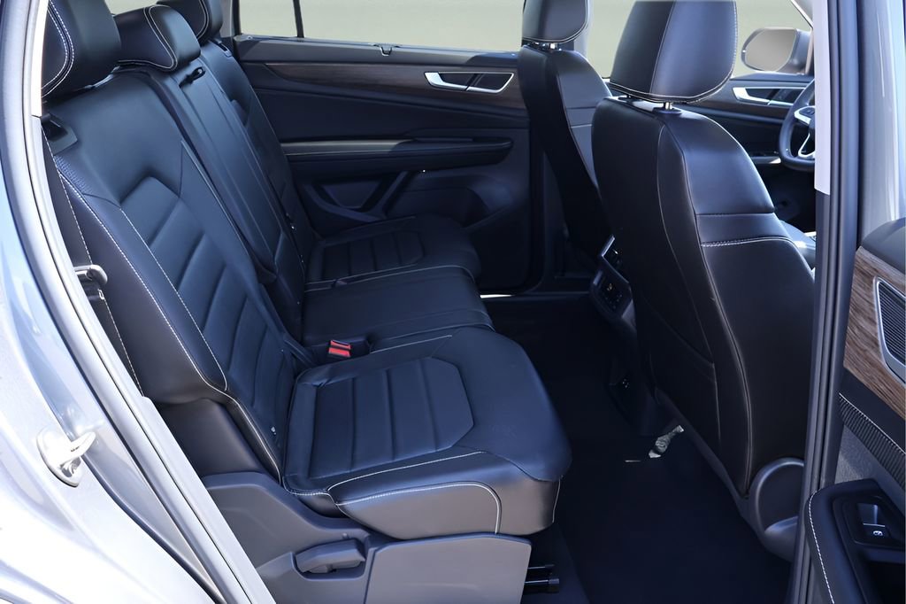 Used 2024 Volkswagen Atlas SEL image 18