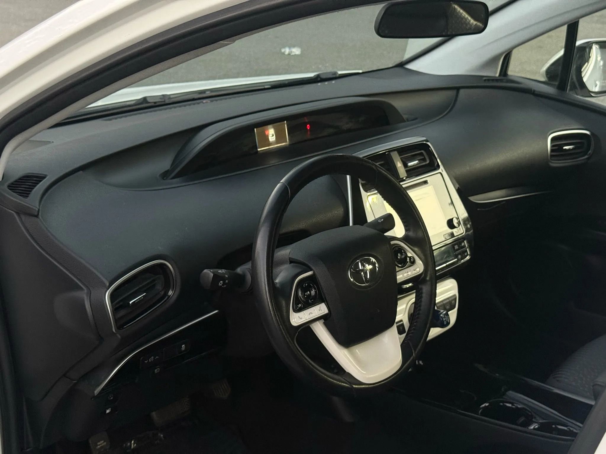 Used 2018 Toyota Prius Prime Plus w/ Carpet Mat Package image 18