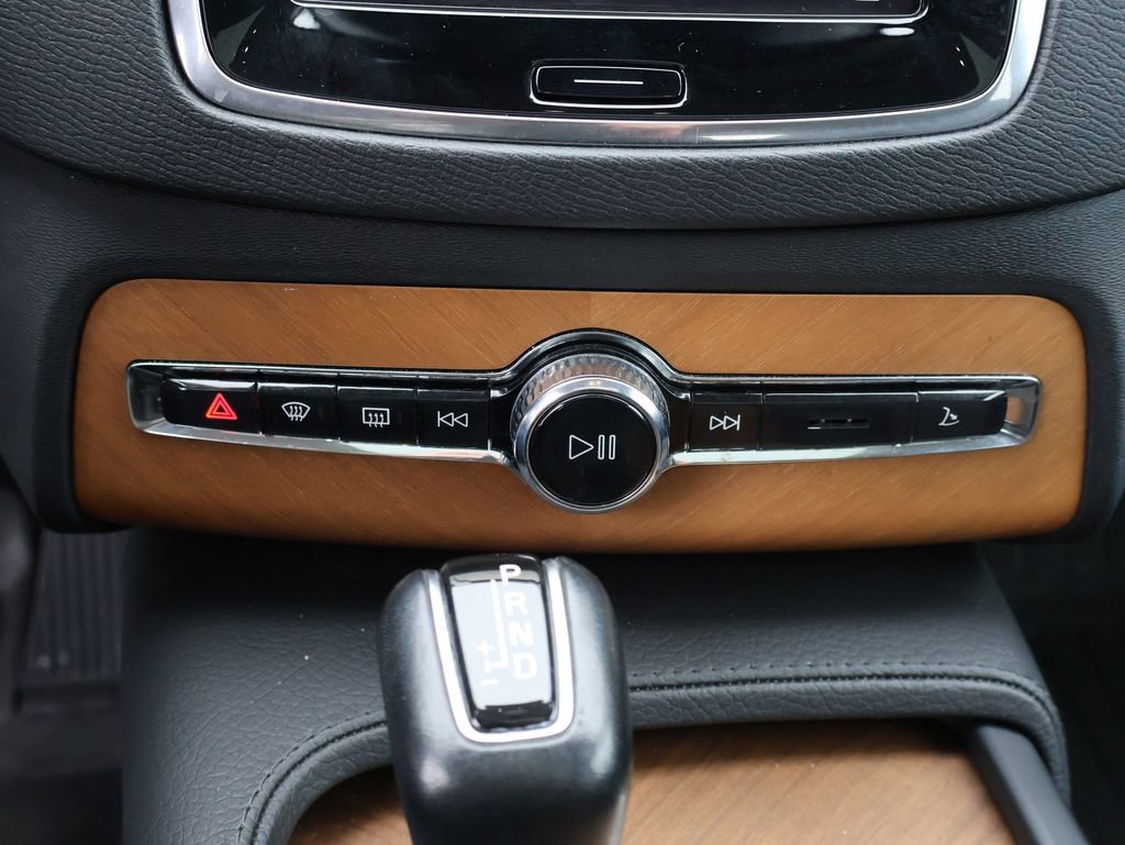 Used 2021 Volvo XC90 T6 Momentum w/ Advanced Package image 30