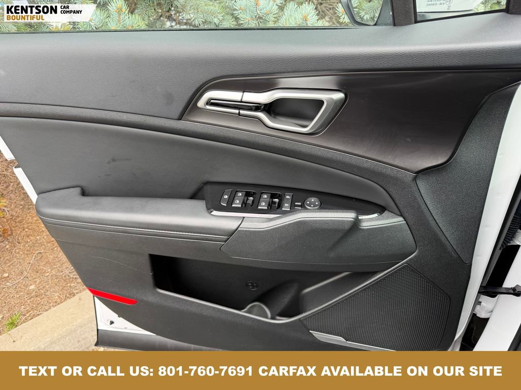 Used 2025 Kia Sportage EX image 20