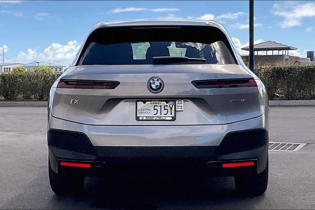 Used 2023 BMW iX xDrive50 w/ Ultimate Package 2 AWD/4WD image 4