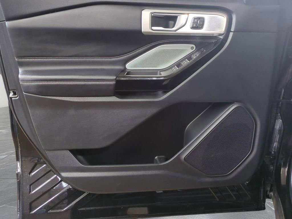 Used 2022 Ford Explorer ST w/ Equipment Group 401A image 15