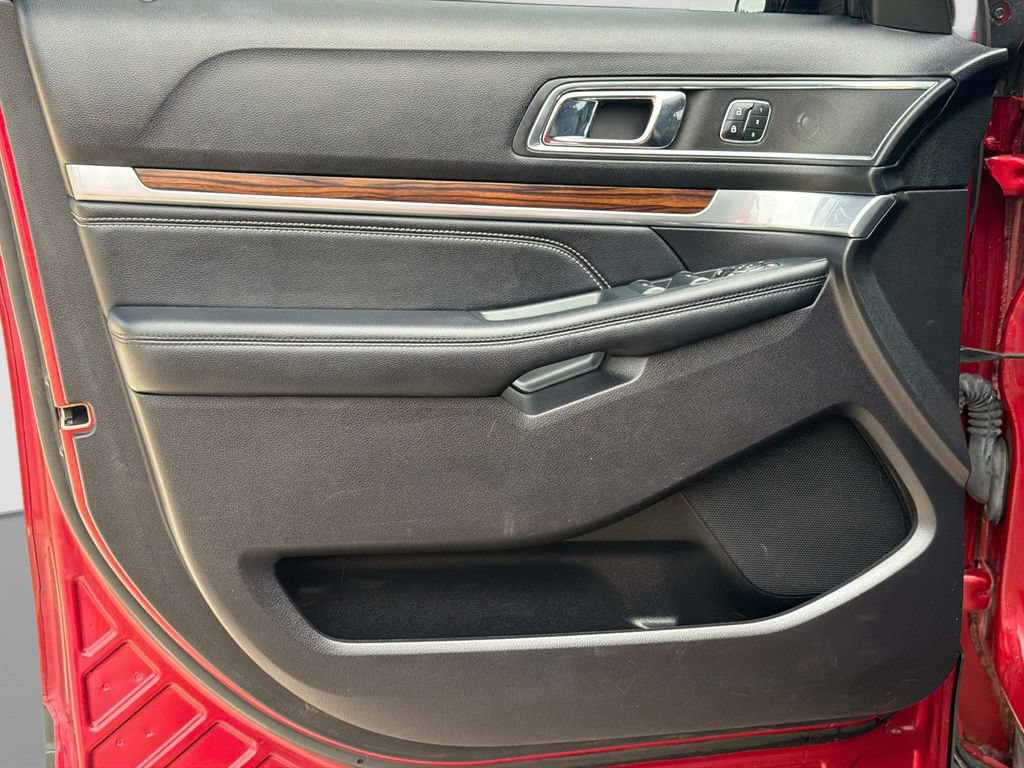 Used 2019 Ford Explorer Limited w/ Ford Safe & Smart Package AWD/4WD image 18
