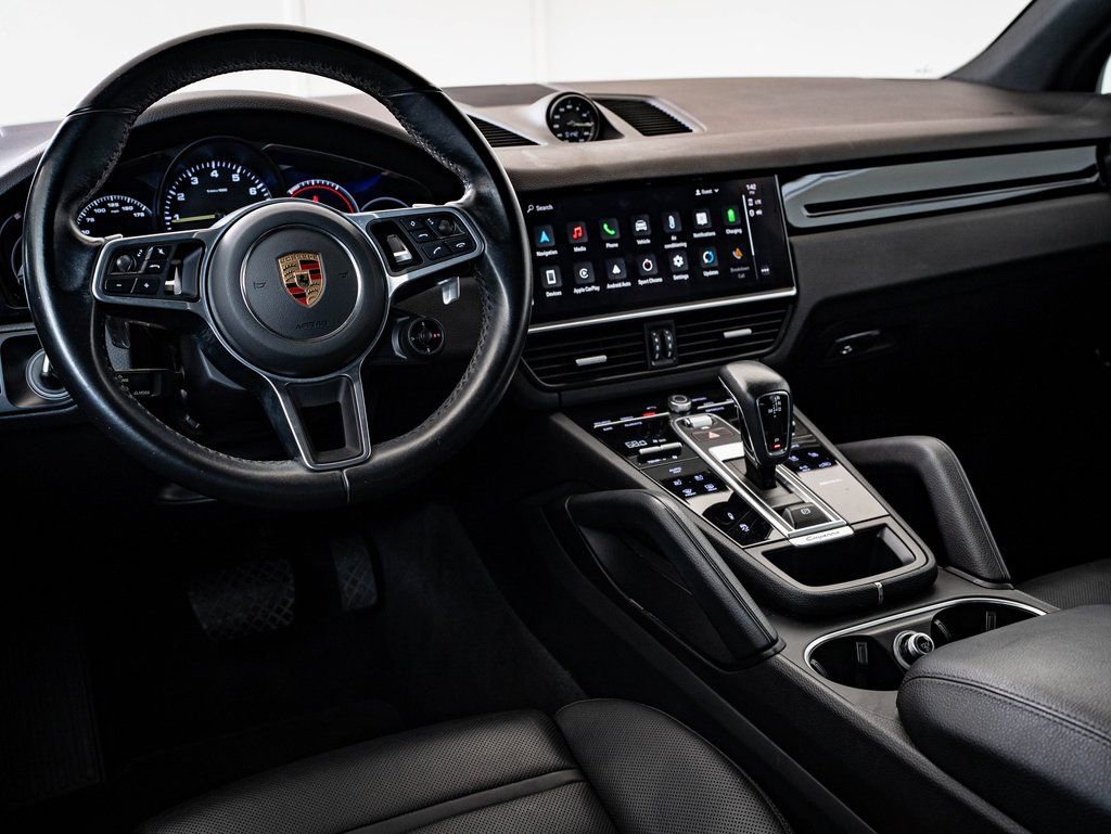 Certified 2022 Porsche Cayenne E-Hybrid w/ Premium Package image 4