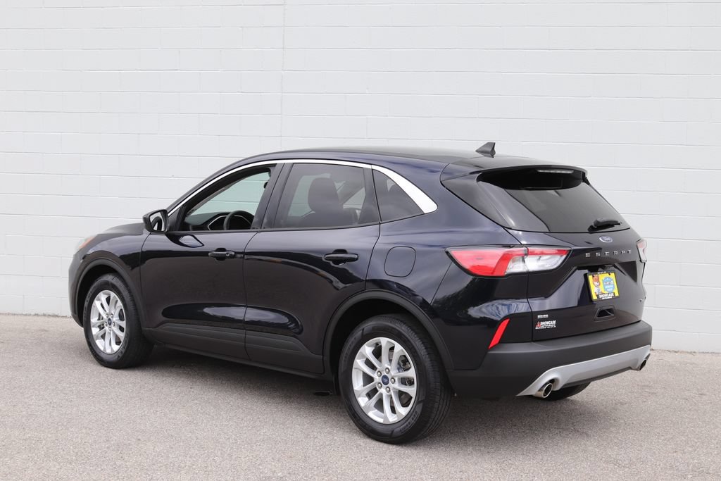 Used 2021 Ford Escape SE FWD image 2