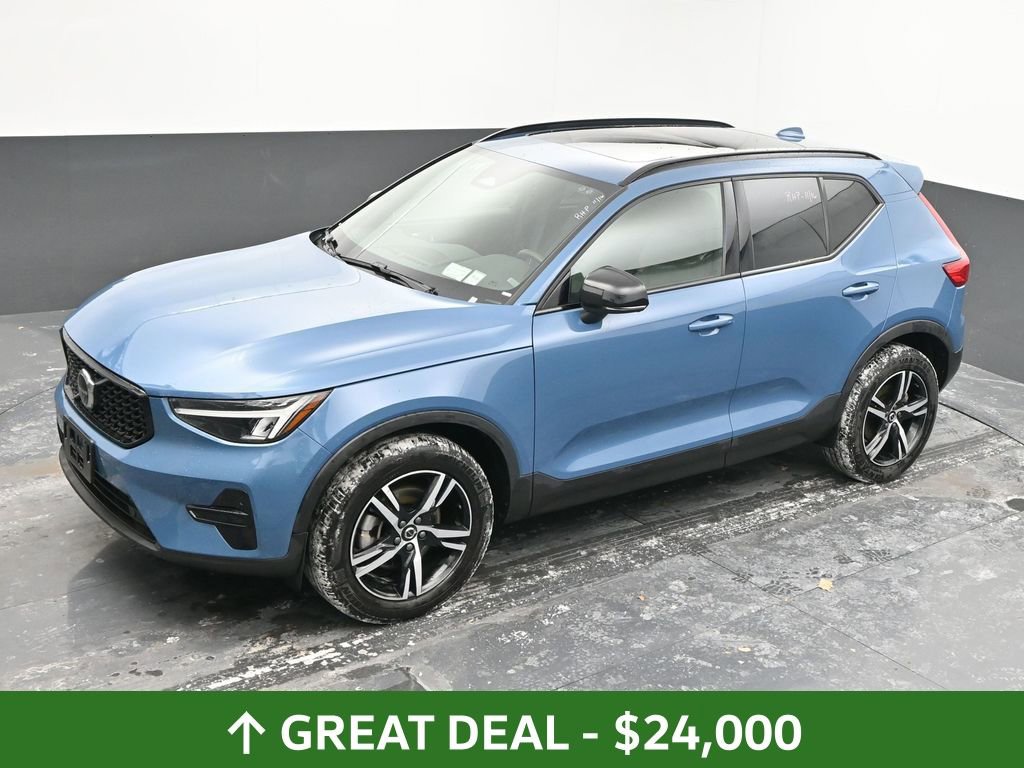 Used 2024 Volvo XC40 B5 Core image 35
