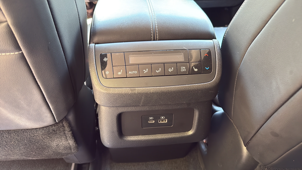 Used 2022 Nissan Pathfinder SL w/ SL Premium Package AWD/4WD image 18