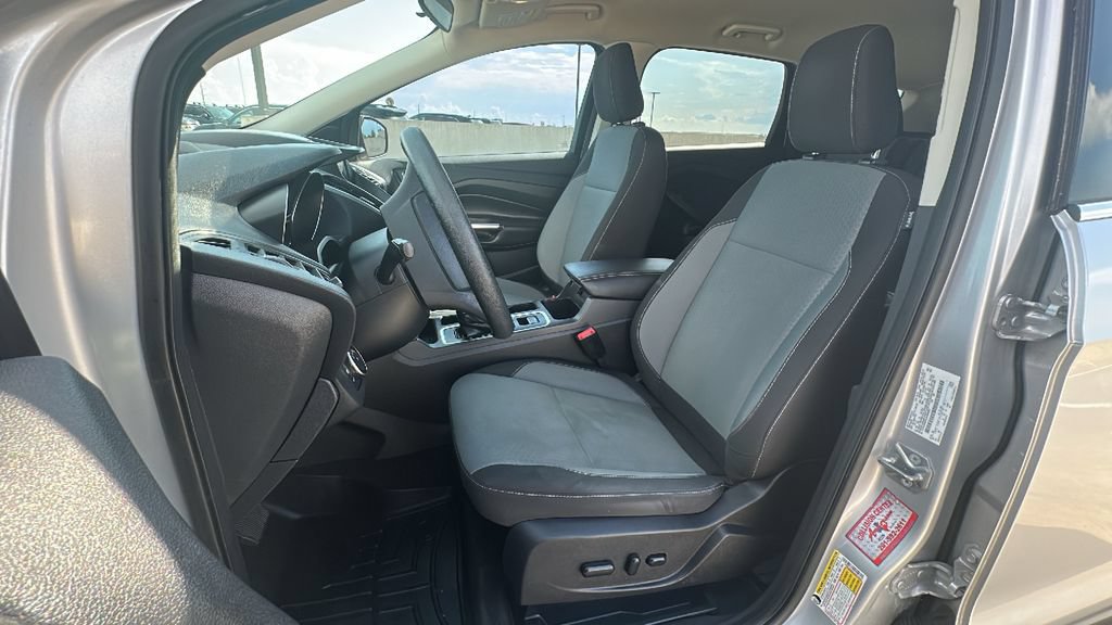 Used 2018 Ford Escape SE w/ SE Sync 3 Package FWD image 4