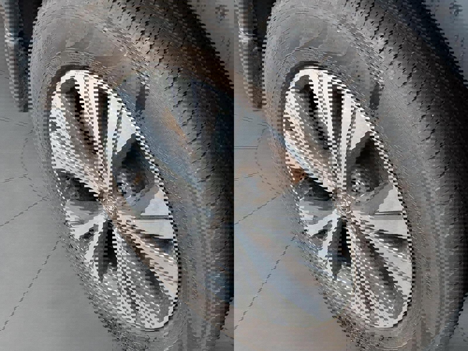 Used 2023 Nissan Rogue SV image 5