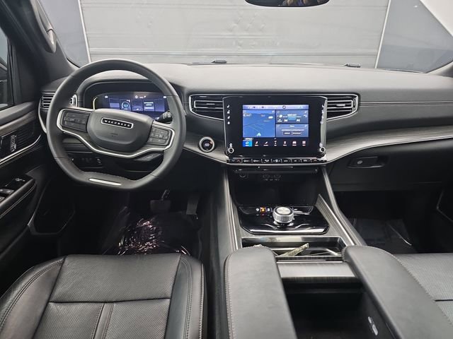 Used 2024 Jeep Wagoneer L Series II w/ Flexible Seating Group image 21