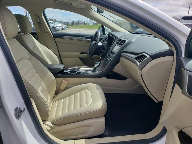 Used 2013 Ford Fusion SE image 16