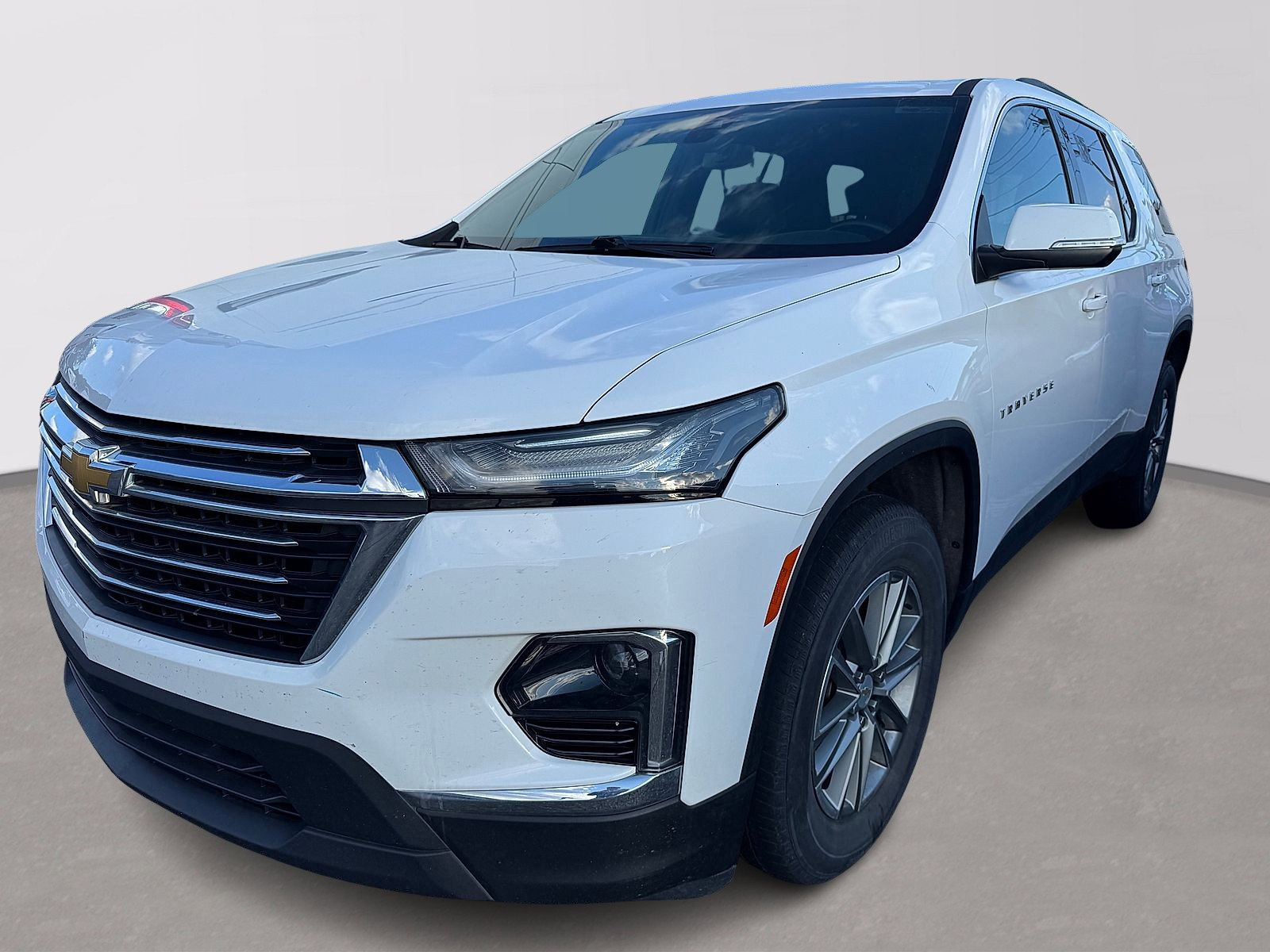 Used 2023 Chevrolet Traverse LT w/ LPO, Floor Liner Package FWD video 1