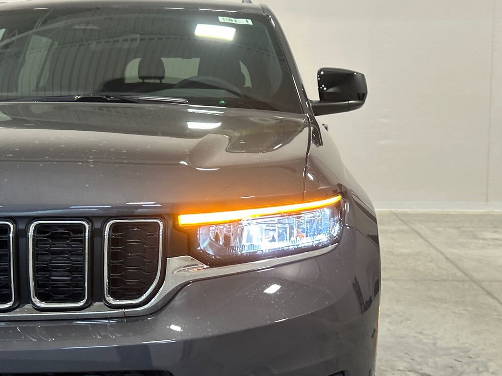 New 2026 Jeep Grand Cherokee L Laredo image 10