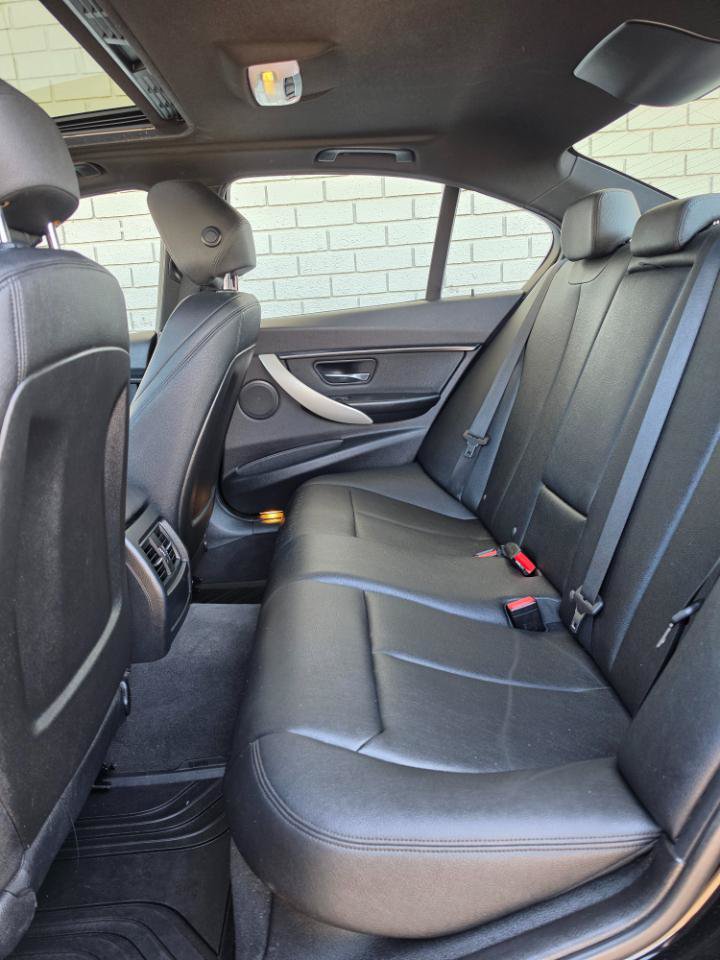 Used 2016 BMW 320i xDrive Sedan AWD/4WD image 11