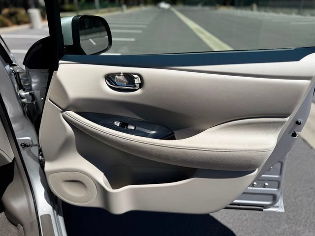 Used 2012 Nissan Leaf SL FWD image 29