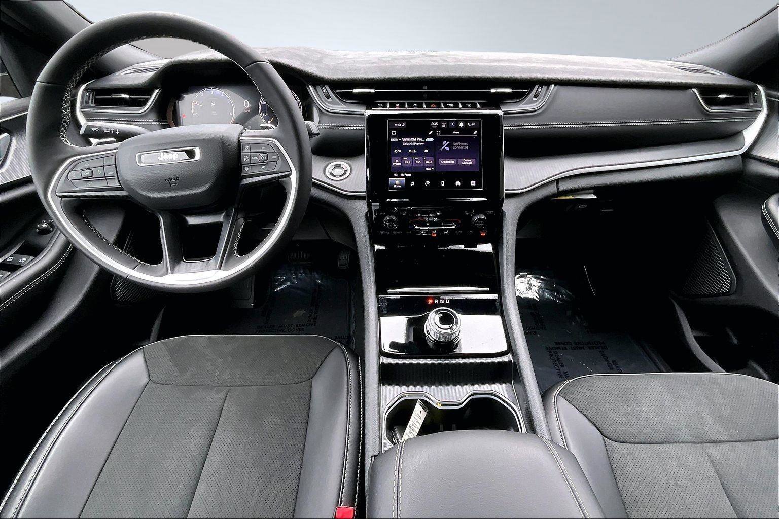 New 2025 Jeep Grand Cherokee Altitude image 6