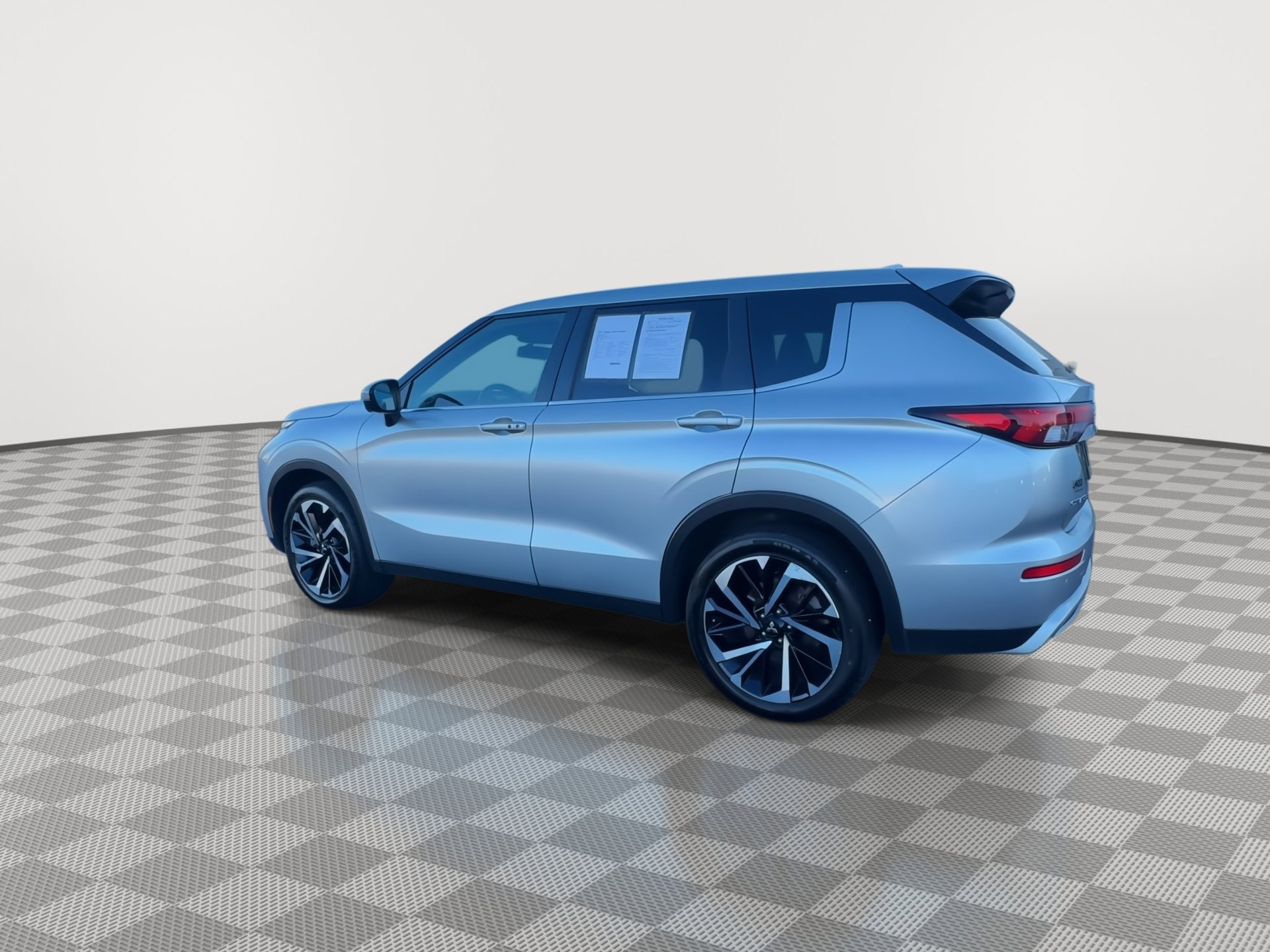 Used 2024 Mitsubishi Outlander SE image 6