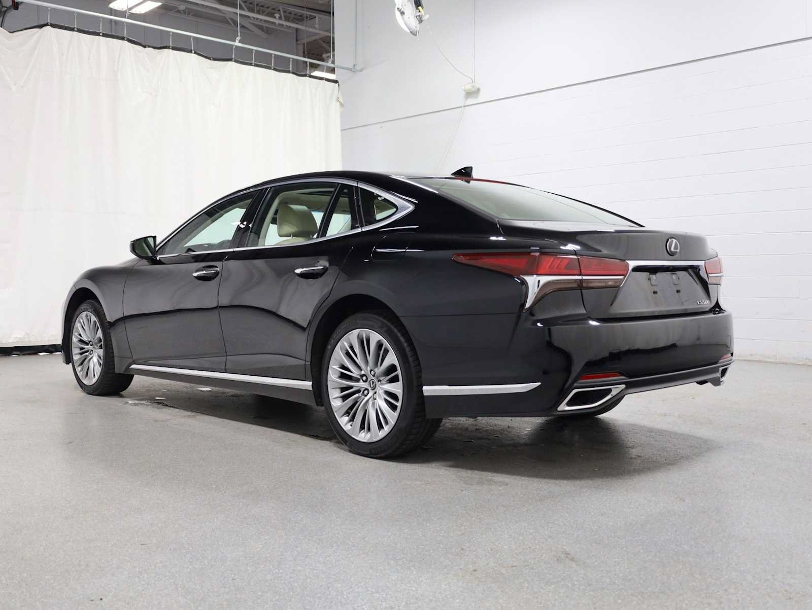 Used 2018 Lexus LS 500 w/ Interior Upgrade Package RWD image 3