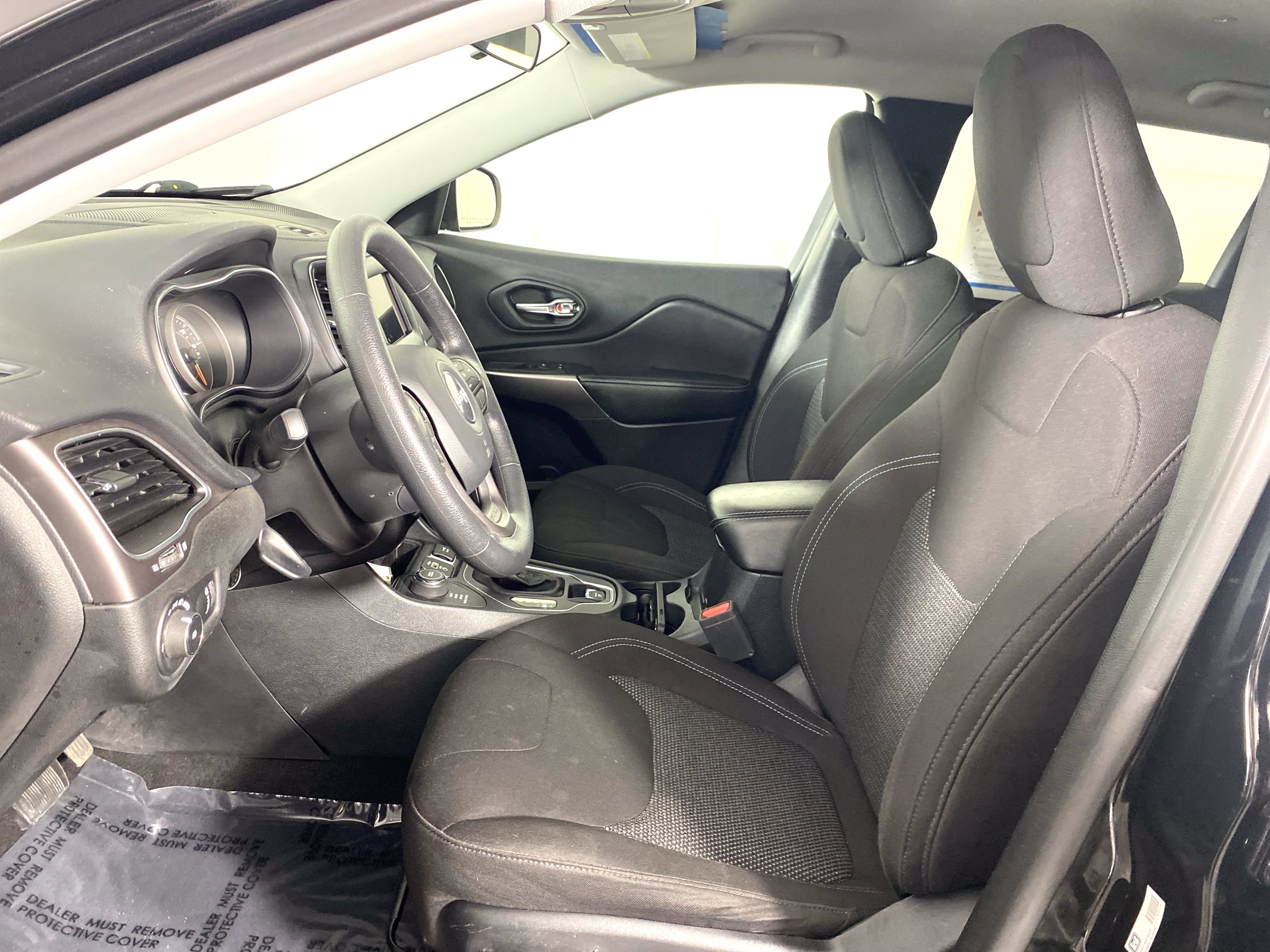 Used 2019 Jeep Cherokee Latitude w/ Popular Appearance Group AWD/4WD image 14