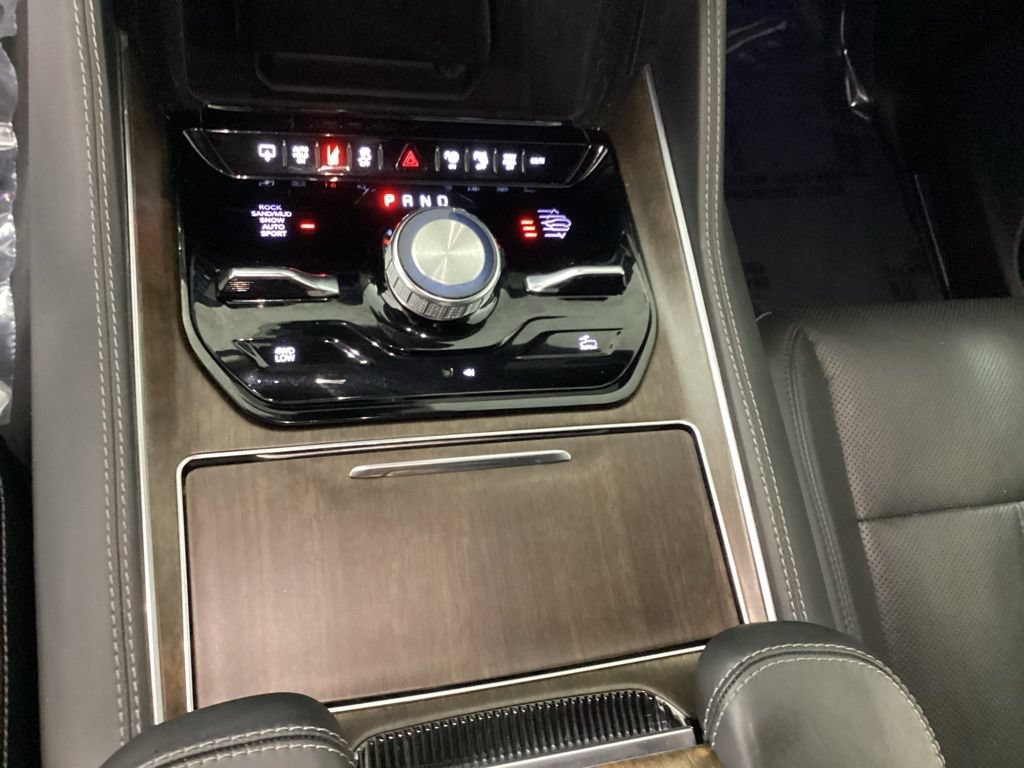 Used 2022 Jeep Grand Wagoneer Series I AWD/4WD image 28