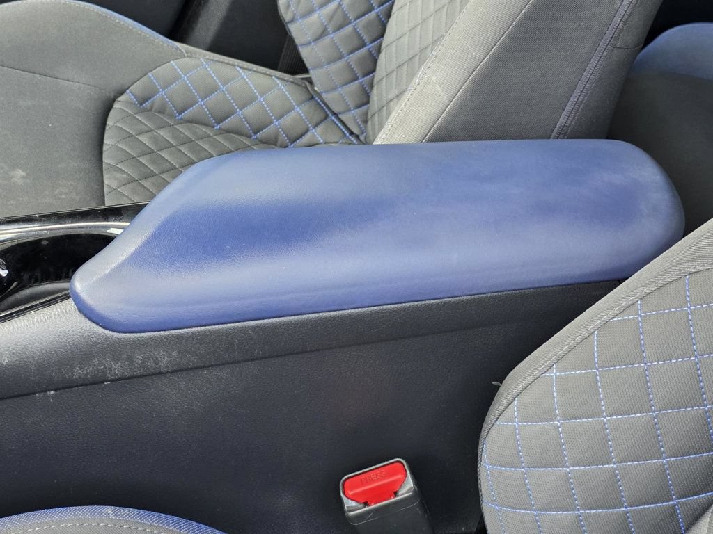 Used 2021 Toyota C-HR XLE FWD image 7