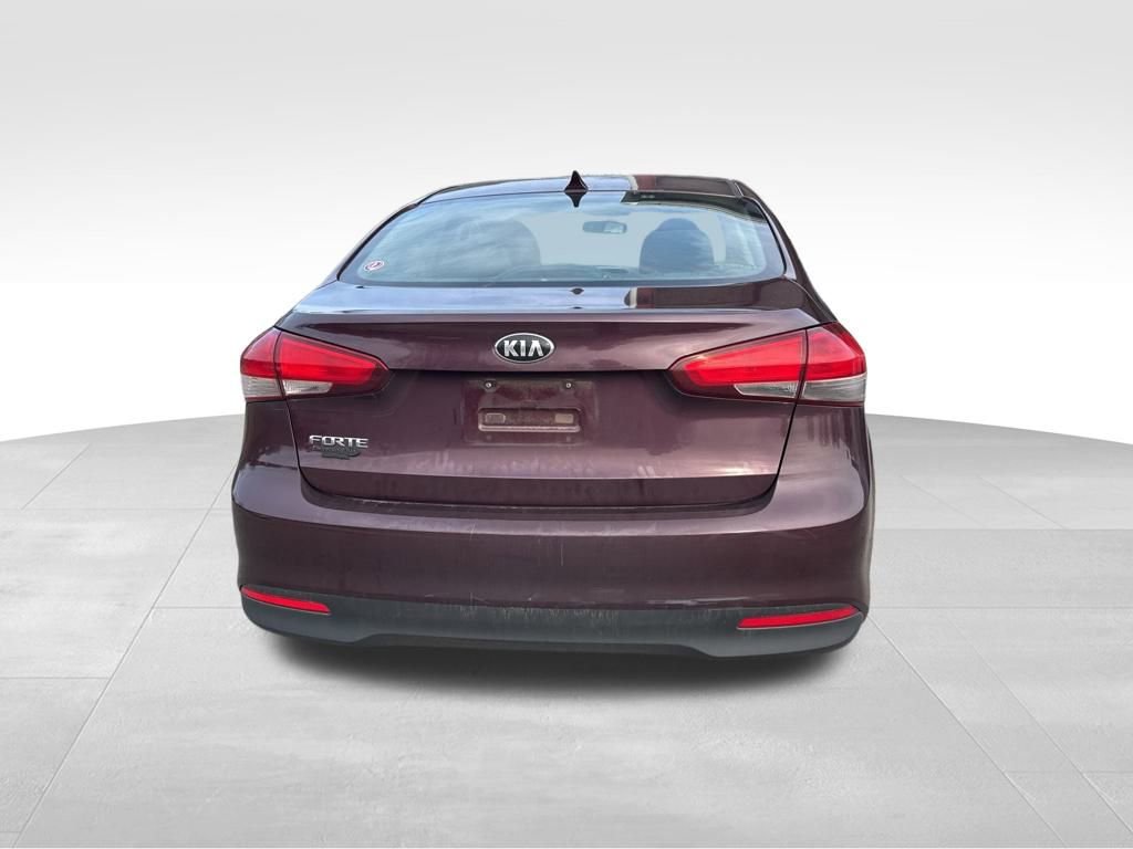 Used 2017 Kia Forte LX image 5