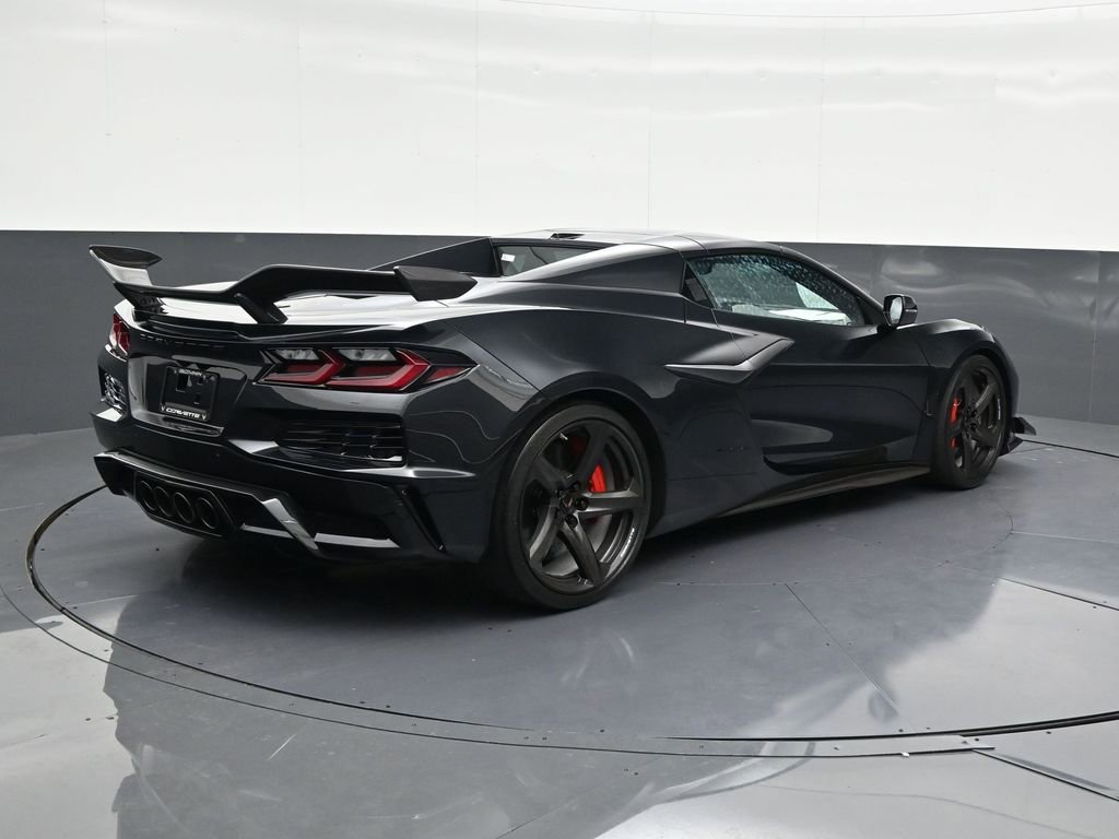 Used 2024 Chevrolet Corvette Z06 w/ Z07 Performance Package image 5