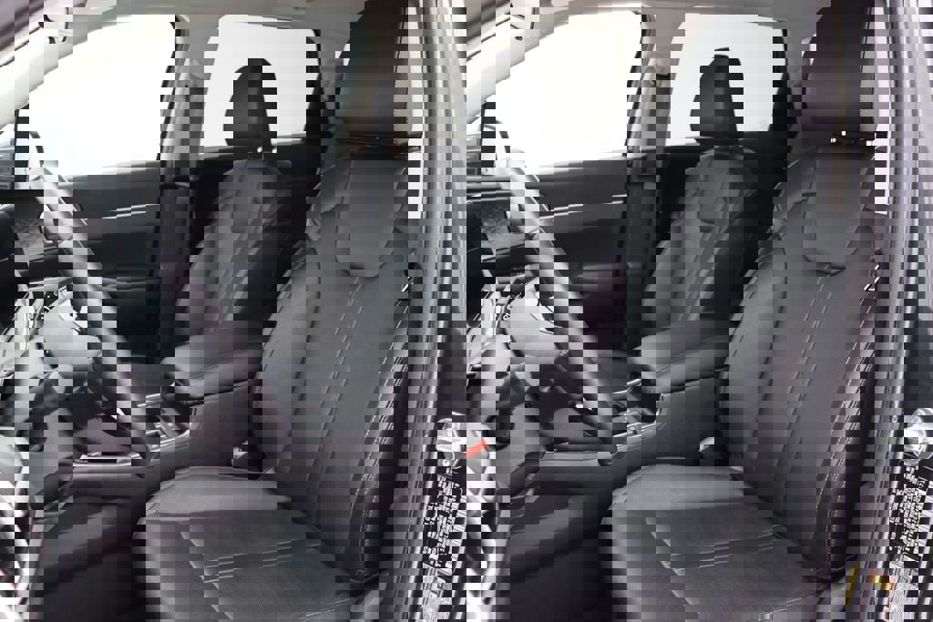 Used 2024 Kia Sorento S image 14