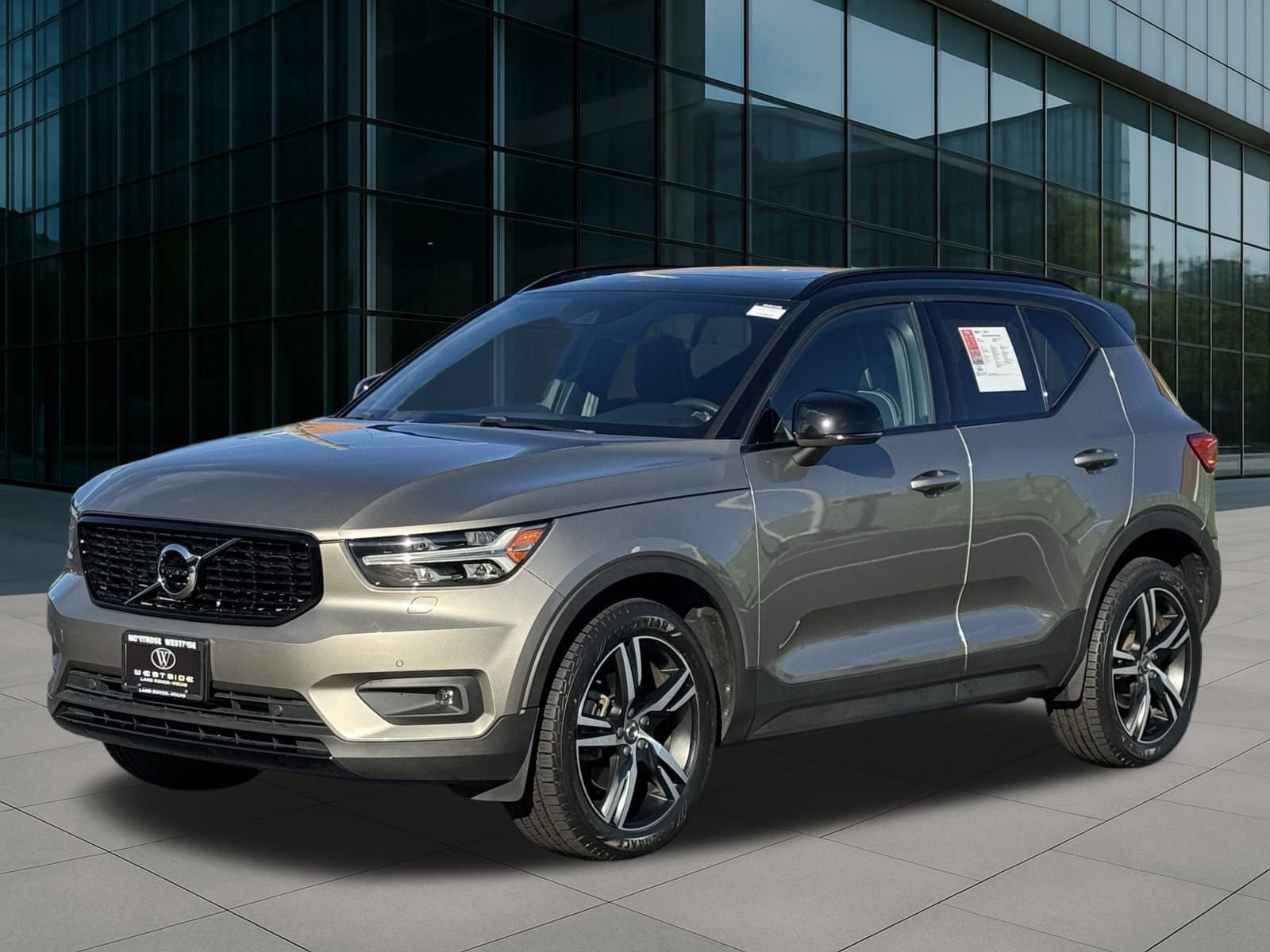 Used 2022 Volvo XC40 T5 R-Design w/ Climate Package