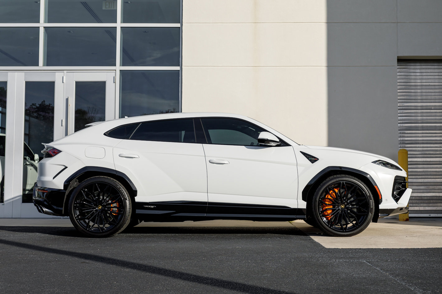 Used 2025 Lamborghini Urus SE image 26