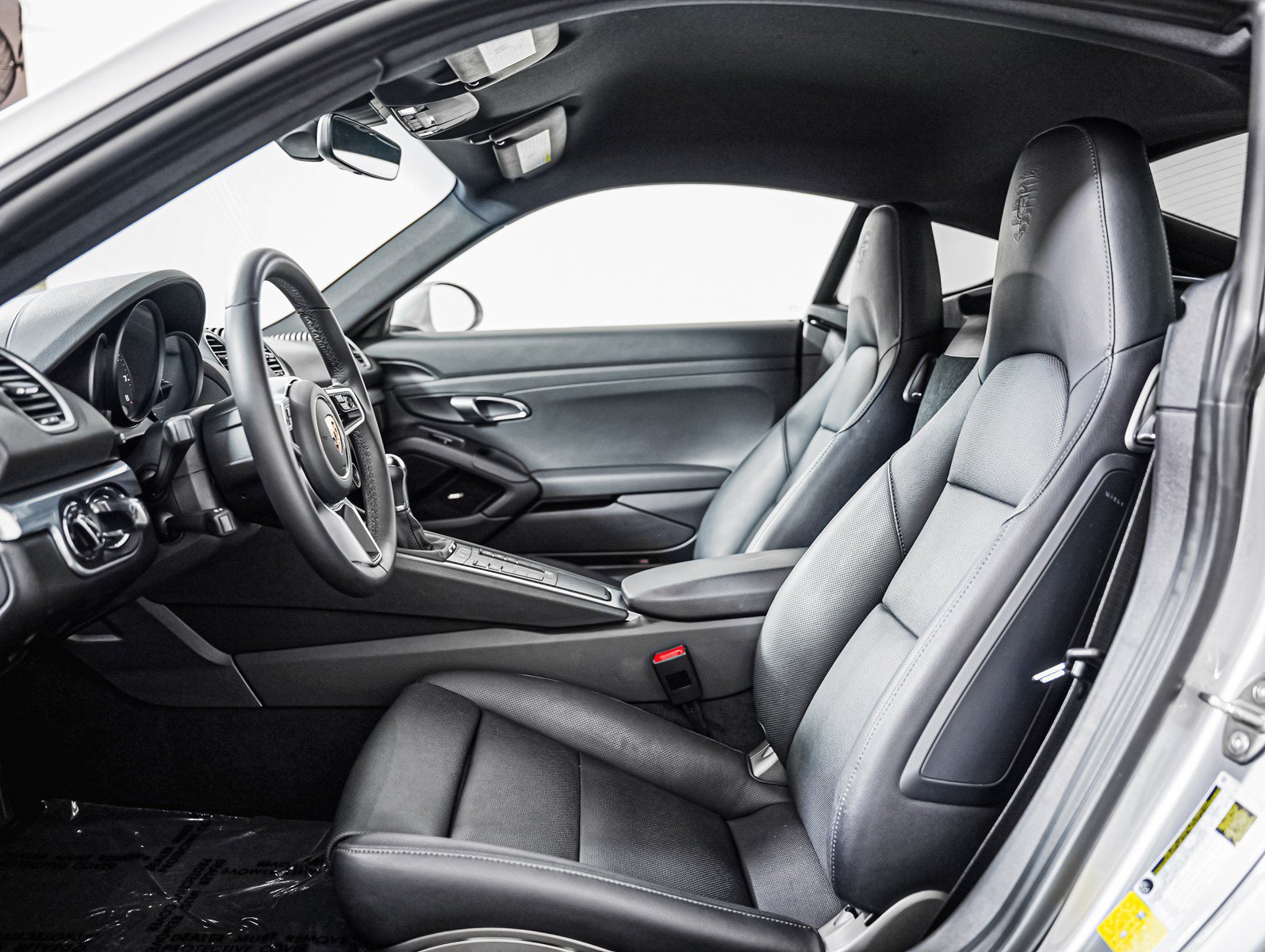 Certified 2025 Porsche 718 Cayman RWD image 5