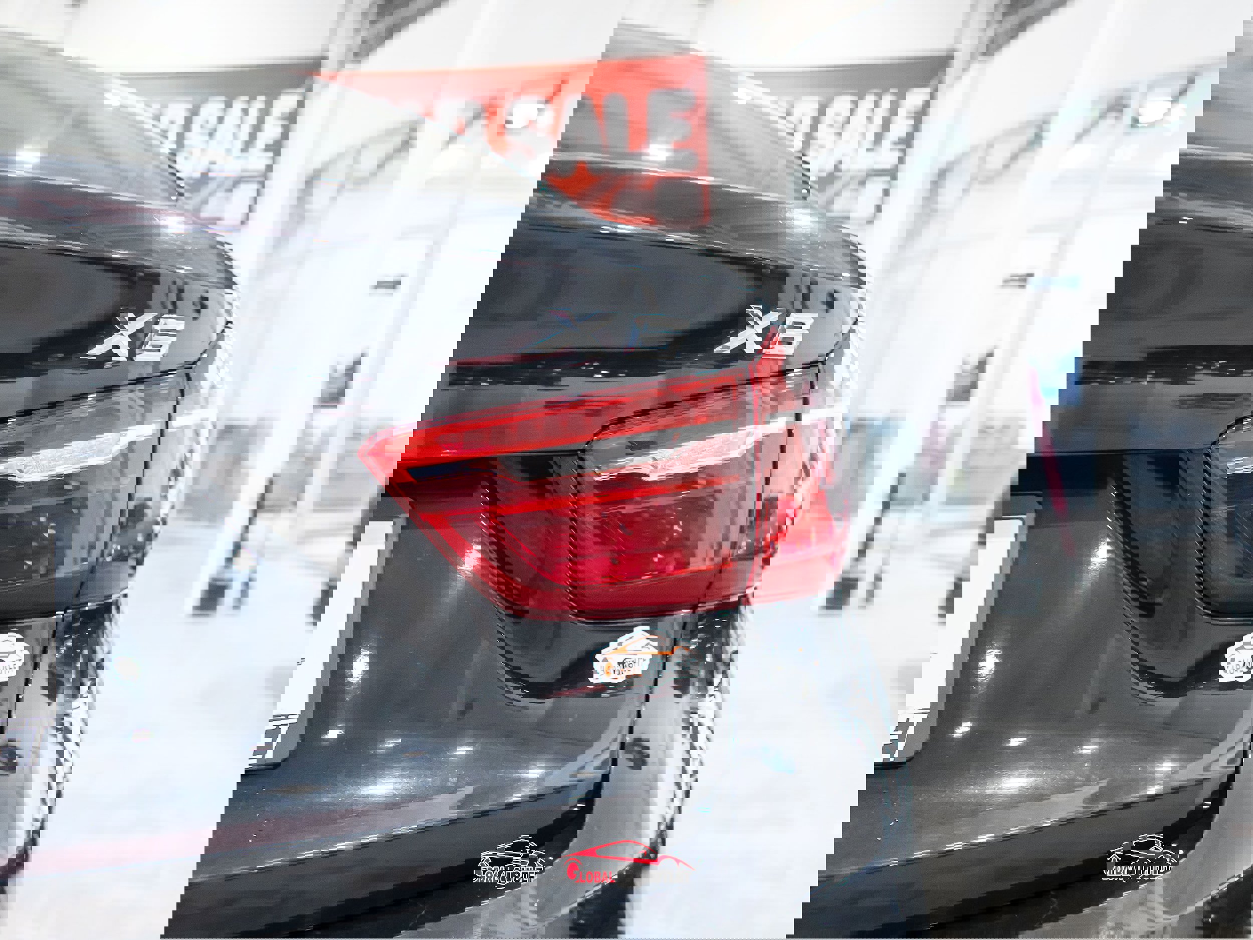 Used 2019 BMW X6 xDrive50i w/ M Sport Package image 56