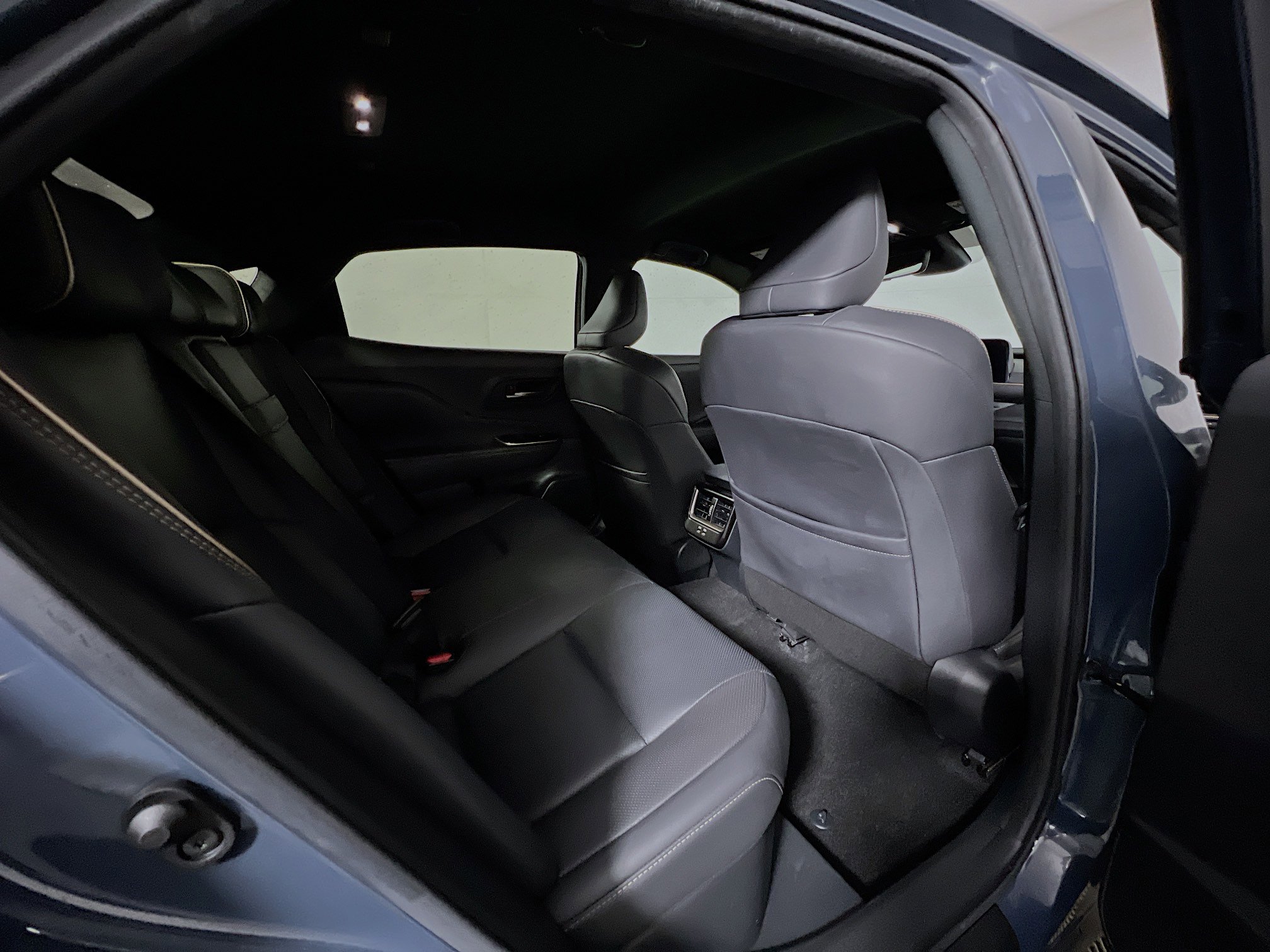 Used 2025 Toyota Crown XLE image 33