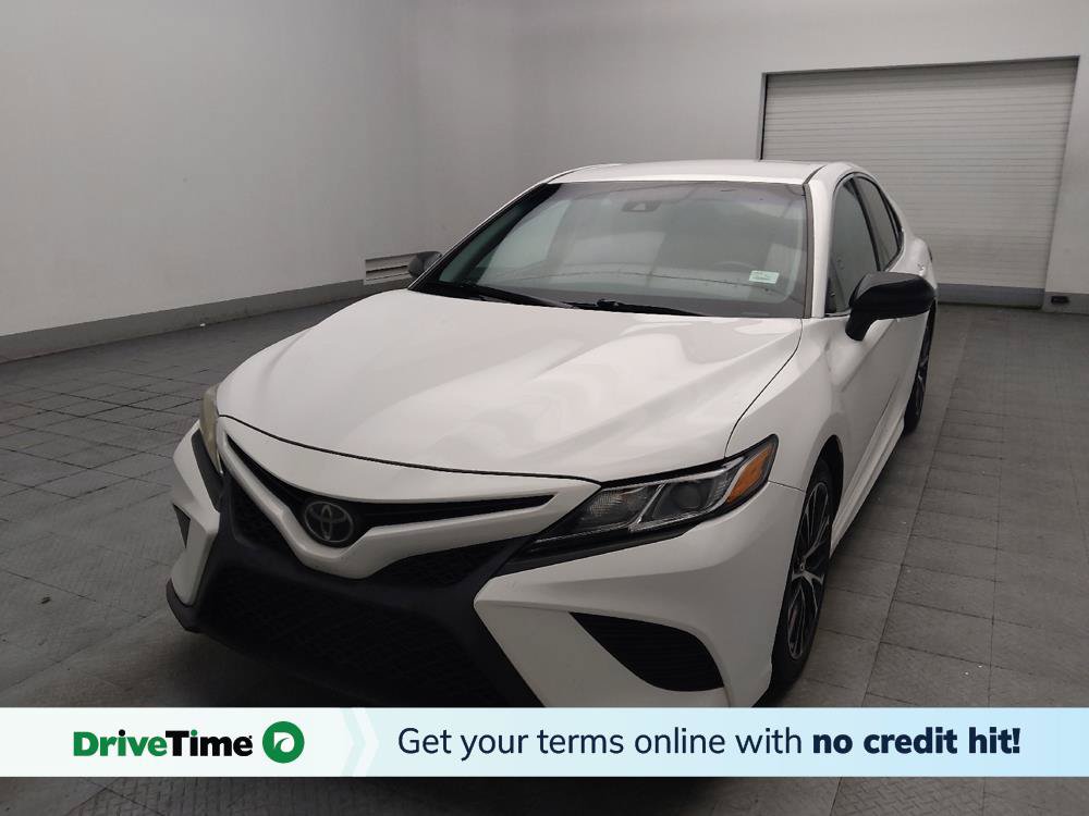 Used 2018 Toyota Camry SE FWD image 1