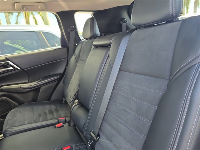 Used 2024 Mitsubishi Outlander SE image 13