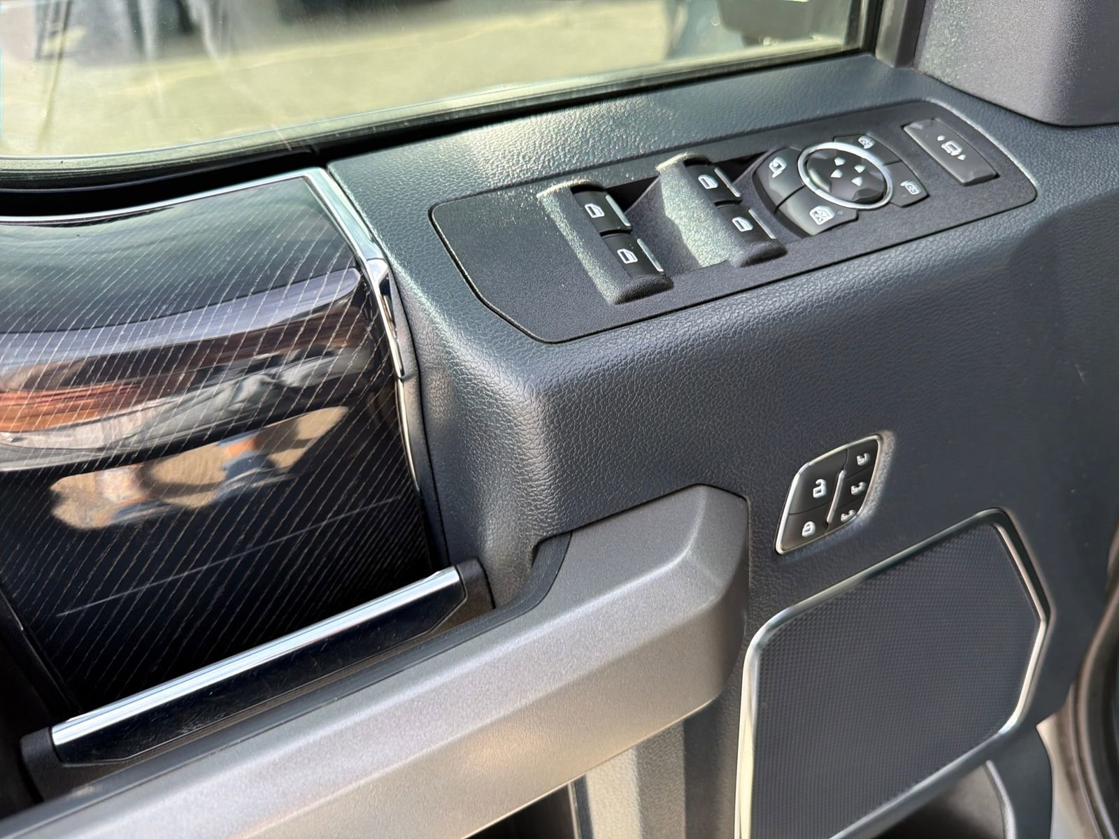 Used 2022 Ford F250 Platinum AWD/4WD image 14