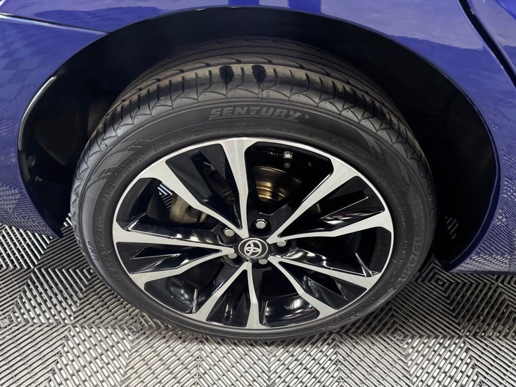 Used 2018 Toyota Corolla SE w/ Body Protection Package FWD image 20