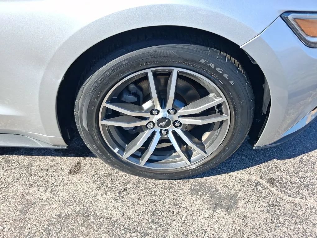Used 2016 Ford Mustang Premium RWD image 10
