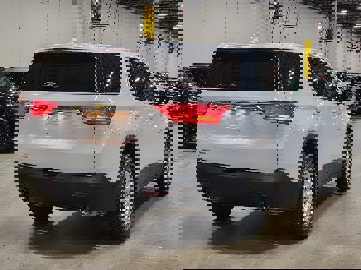 Used 2018 Chevrolet Traverse LS FWD image 8