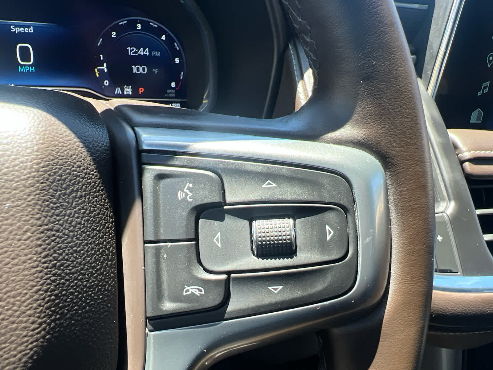 Used 2024 Chevrolet Tahoe LT AWD/4WD image 23