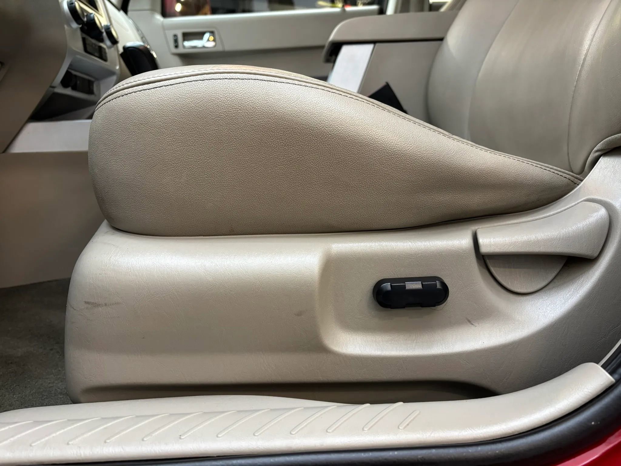 Used 2008 Mercury Mariner Premier image 14