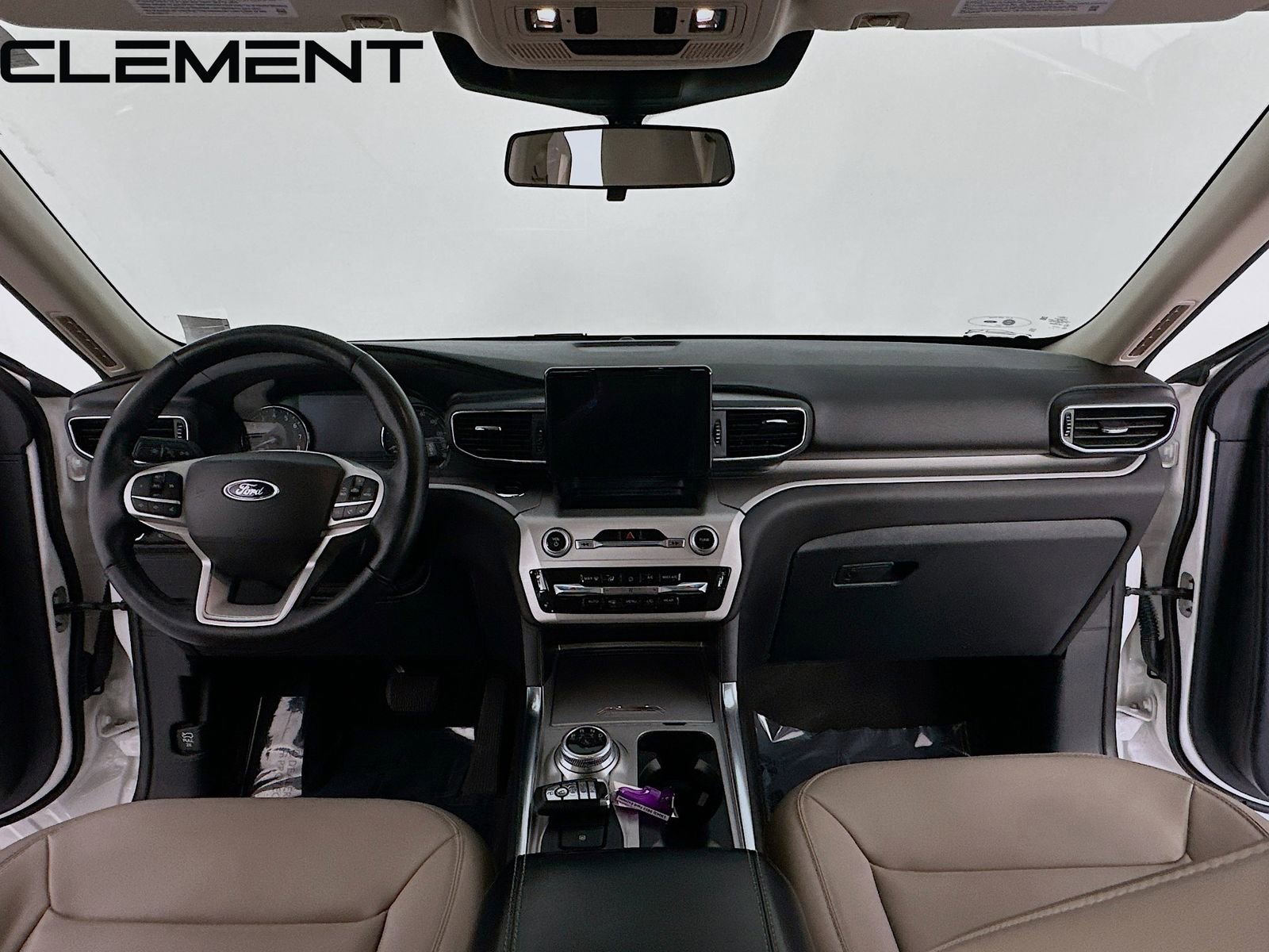 Used 2022 Ford Explorer XLT w/ Equipment Group 202A AWD/4WD image 12