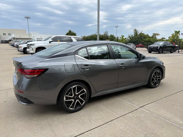 Used 2025 Nissan Sentra SR FWD image 5