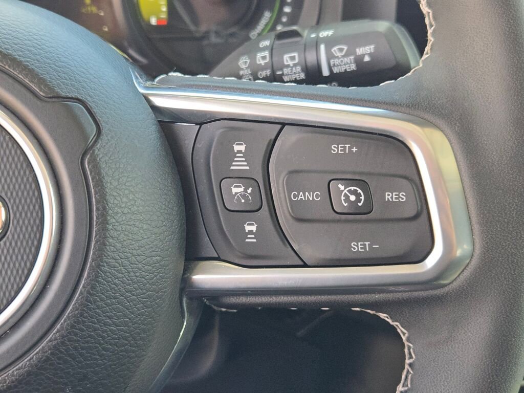 Used 2025 Jeep Wrangler Unlimited Sahara w/ Safety Group image 27