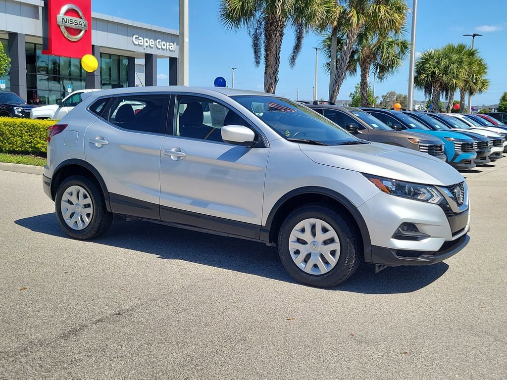 Used 2020 Nissan Rogue Sport S FWD image 2