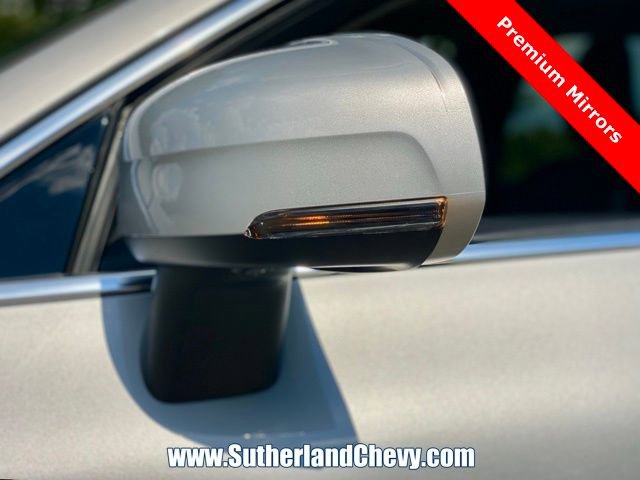 Used 2023 Volvo XC60 T8 Plus image 11