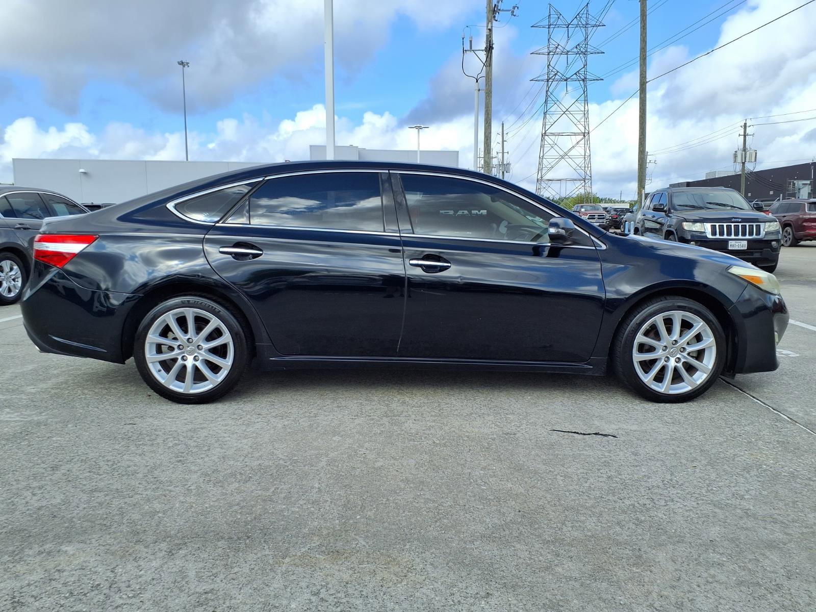 Used 2013 Toyota Avalon XLE Touring image 26