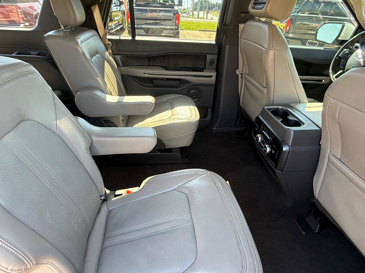 Used 2021 Ford Expedition Limited RWD image 12